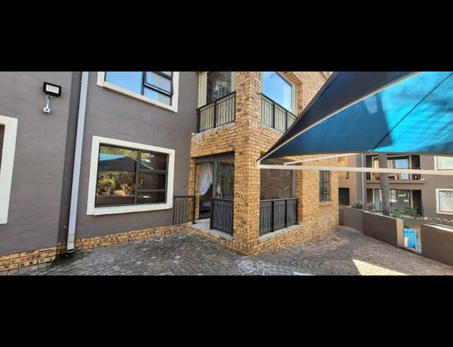 2 BEDROOM TOWNHOUSE FOR SALE IN MULBARTON